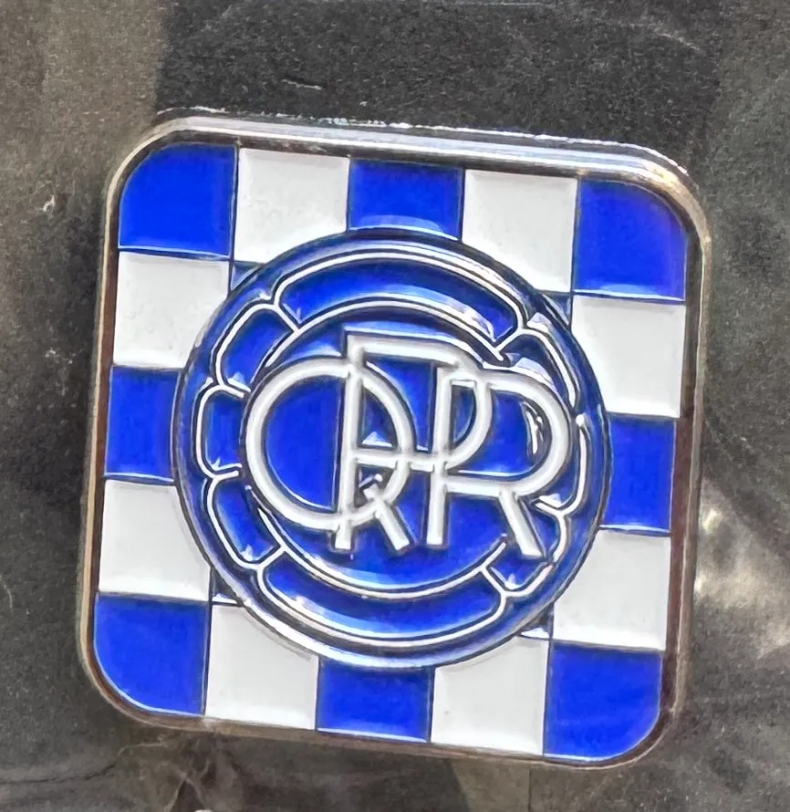 QPR (England) 70's Cheque Badge Official Pin Badge | Worldsoccerpins.com